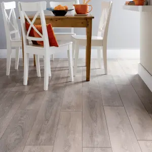 KRONO ORIGINAL Supernatural Classic - Castle Oak - 8mm Embossed Laminate Flooring